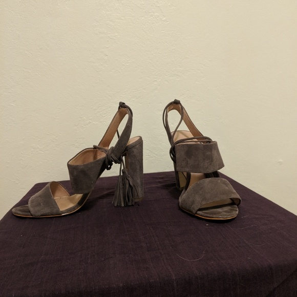 Heels - Picture 2 of 4